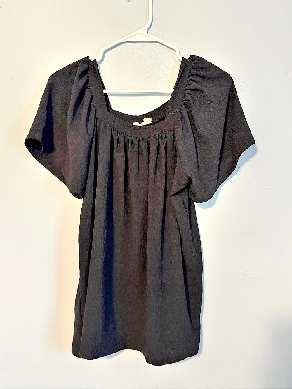 ninexis Black Pleated Blouse Size Medium